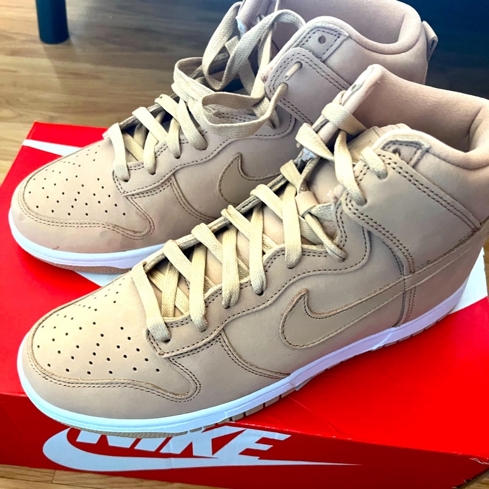 Women’s high top Nike AF1